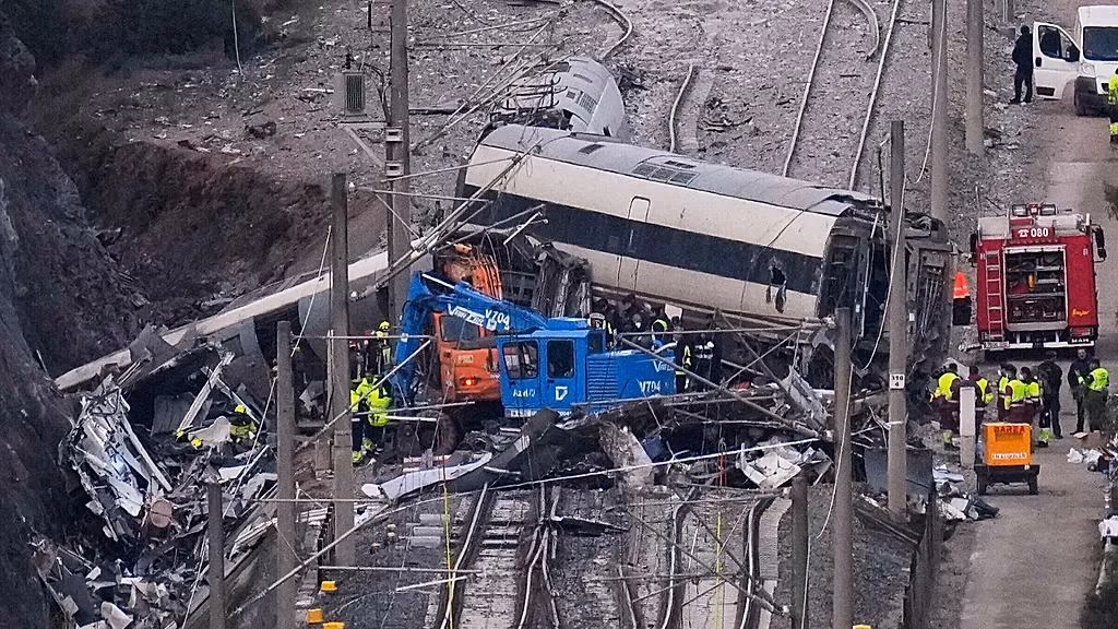 46 Victims, Death, Obituary: Railway Track Failure Linked to Deadly Train Crash – Andalusia, Spain